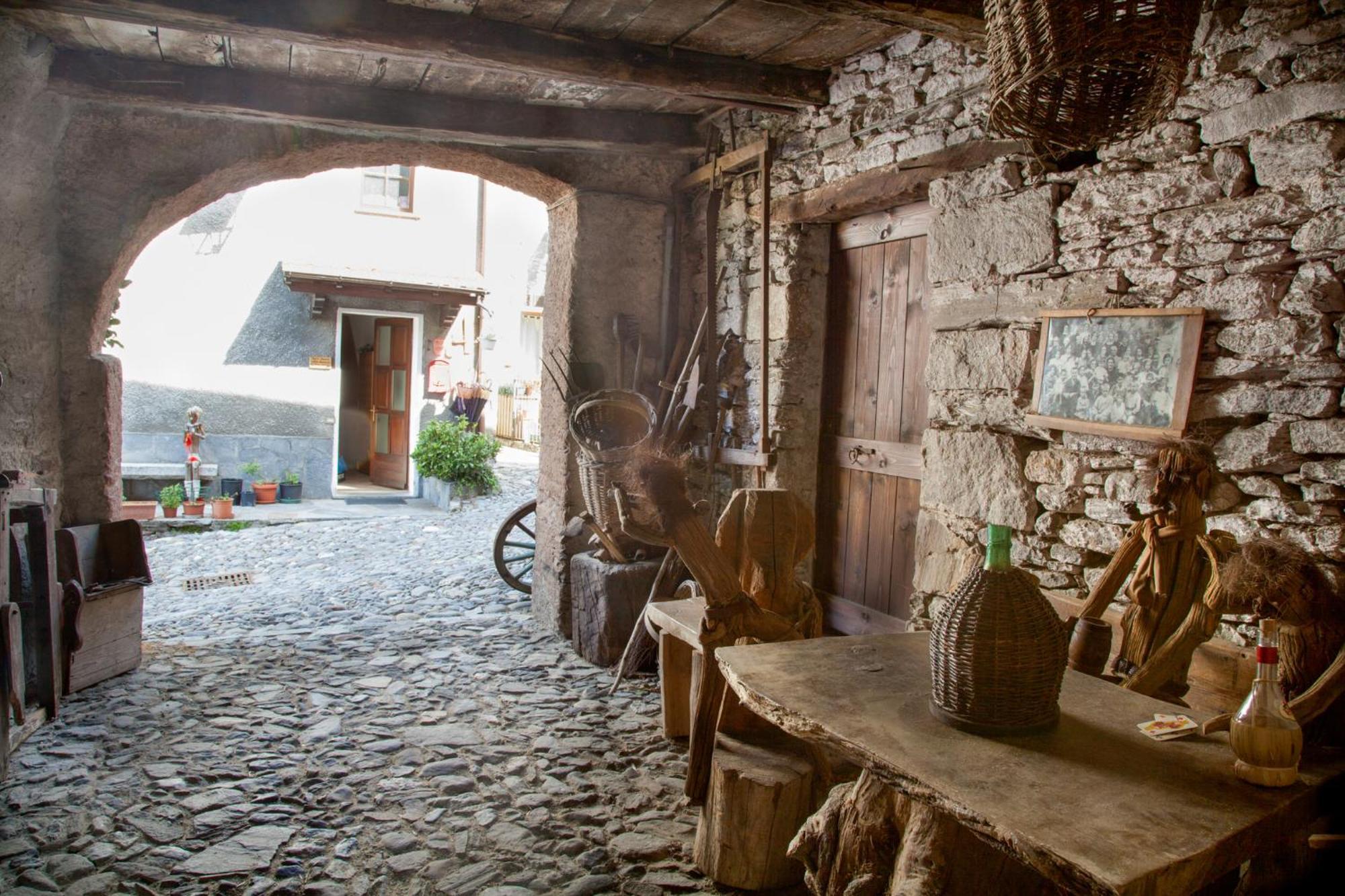 Casa Del Borgo "Terra & Fuoco" Sul Lago Maggiore Maccagno Exterior foto